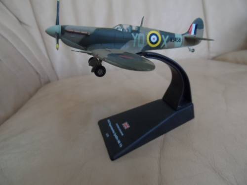 DIECAST 1941 SUPERMARINE SPITFIRE MK Vb, 1/72 SCALE,