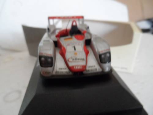 MINICHAMPS 1409  AUDI R8 2002  [M75]