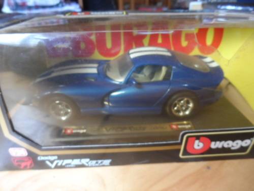 MAISTO  DODGE VIPER  GTS COUPE 1996  1/24 SCALE