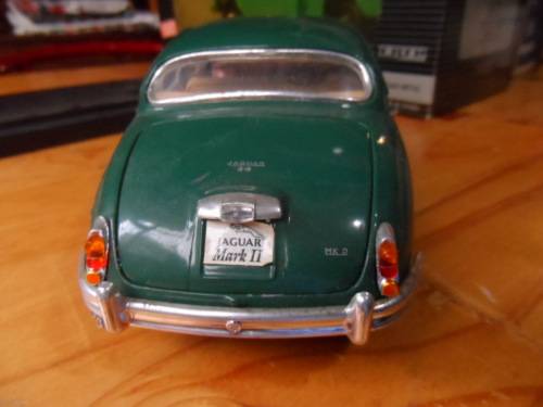 MAISTO JAGUAR MK 11 1959  1/18 SCALE