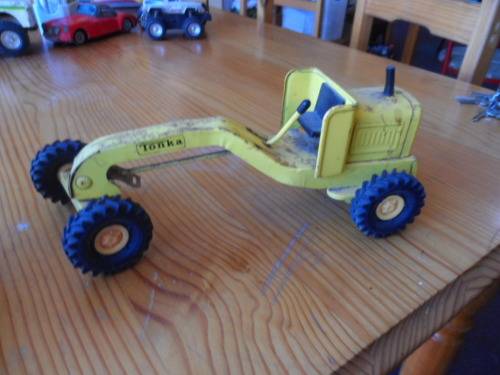 TONKA NEW ZEALAND PRESSED METAL GRADER NO BLADE
