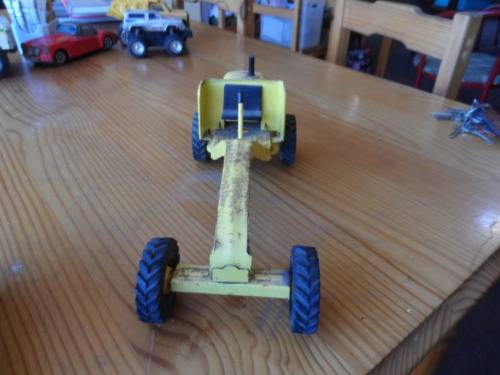 TONKA NEW ZEALAND PRESSED METAL GRADER NO BLADE