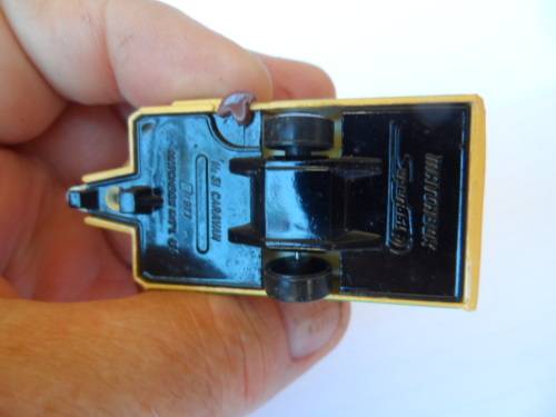 1977 Matchbox Superfast #31 Caravan light tan Brown Door 500