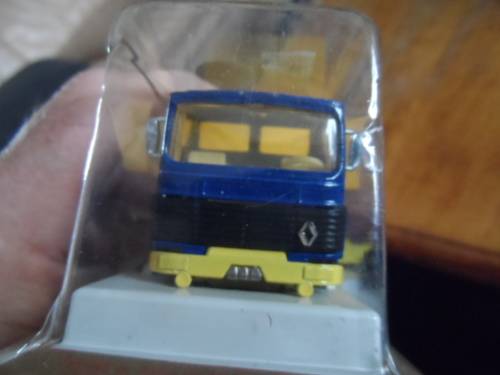 MAJORETTE ARTICULATED TRUCK   `MICHELIN`