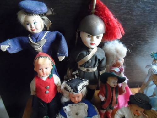 Lovely large lot of dolls zapf mattel plastic celluloid etc
