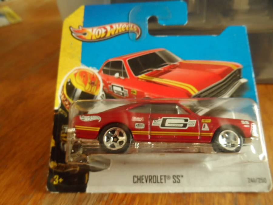 2013 Hot Wheels HW Showroom Chevrolet SS Mr Gasket 1974 w/5spoke-dealed short card [m51]
