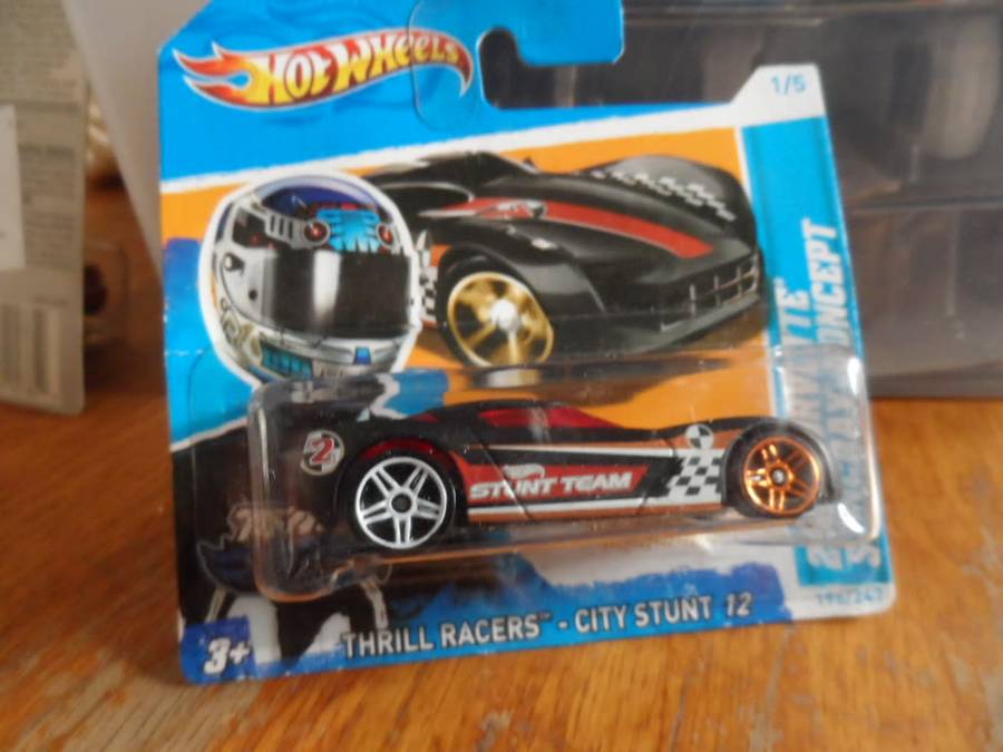 2012 Hot Wheels Thrill Racers - City Stunt 2009 Corvette Stingray Concept-sealed short card-[m48]