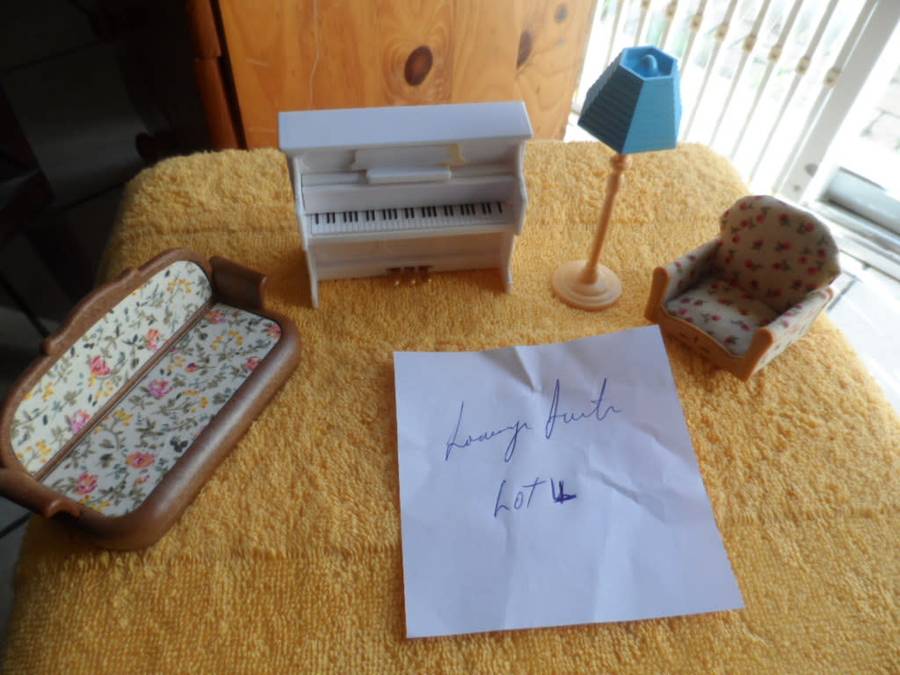 Sylvanian original lounge set and sylvanian piano