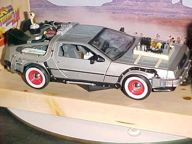 1/24 DELOREAN TIME MACHINE from 'Back to the future'