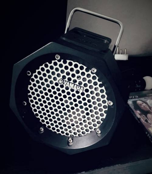 Stunning Yamaha Bookshelf Speaker!!