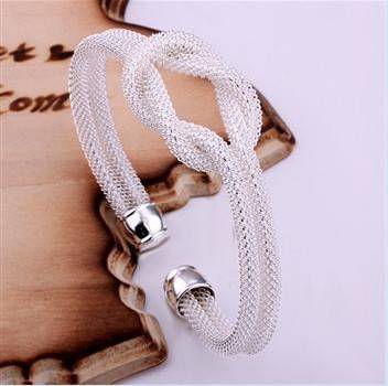 TRENDY 925 SILVER PLATED MESH KNOTTED BANGLE. SIZE ADJUSTABLE.