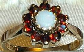 Beautiful! SOLID  9ct GOLD VINTAGE STYLE RING WITH REAL OPAL & GARNETS. BRITISH HALLMARKS SIZE 5 1/2