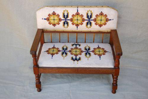 Small teak kid/doll bench - 67cm x 40cm x 61cm high