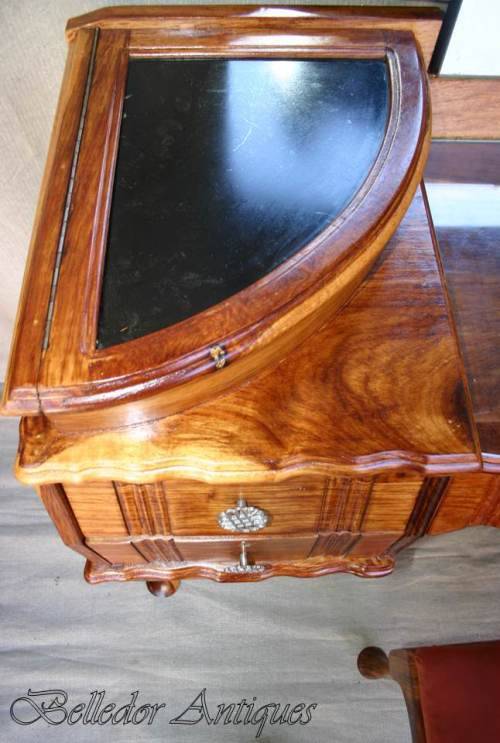 Kiaat Queen Anne Dressing table with stool - 127cm x 50cm