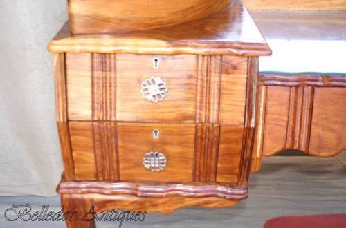 Kiaat Queen Anne Dressing table with stool - 127cm x 50cm