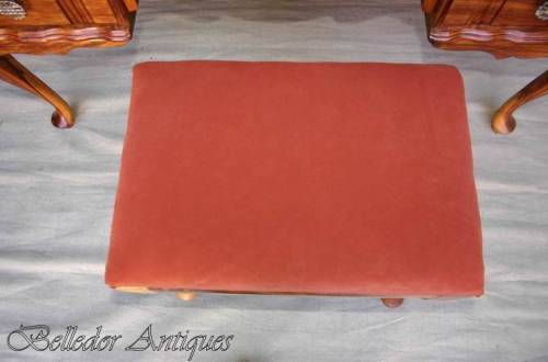 Kiaat Queen Anne Dressing table with stool - 127cm x 50cm