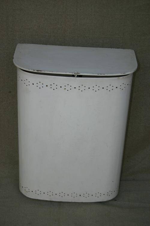White linen-bin 24cm x 46cm x 62cm high