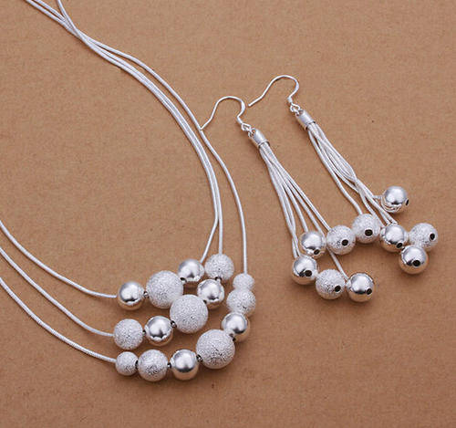 This is an absolutely beautiful sterling silver filled 3 tier set - *Anti-allergic*