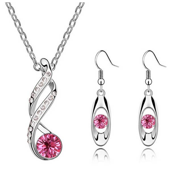 18kgp White gold plated Necklace, Pendant & Earrings set with cz stones - Beautiful