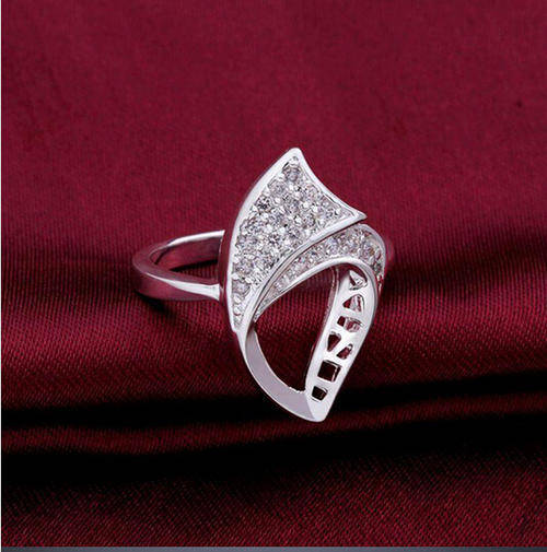 *New style* 925 Sterling silver plated unique style crystal ring - Stunning - Size 8/Q
