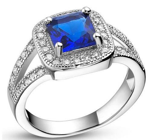 Stunning Luxury Platinum plated CZ immitation diamond ring with fine accents