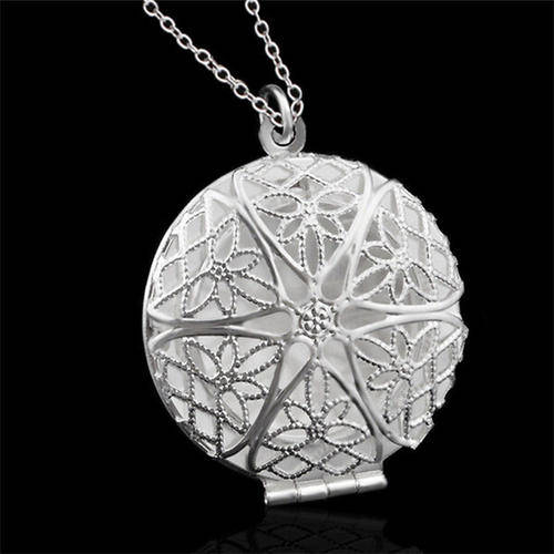 Beautiful 925 silver plated photo locket pendant and necklace...for that special photo