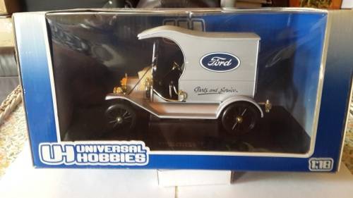 Ford Model -T- Parts and Service Delivery Van -Scale: 1.18 -UH-Boxed