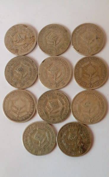 12 x Sixpences -Total 32.3 Grams -0,80% Silver Content.