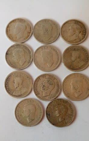 12 x Sixpences -Total 32.3 Grams -0,80% Silver Content.