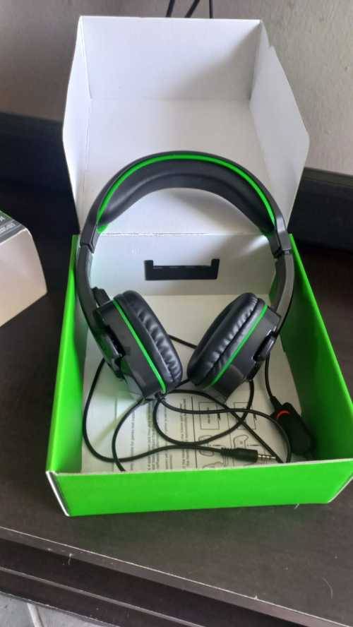 500GB XBox One S with 2 controllers, headset and 11 games for sale.