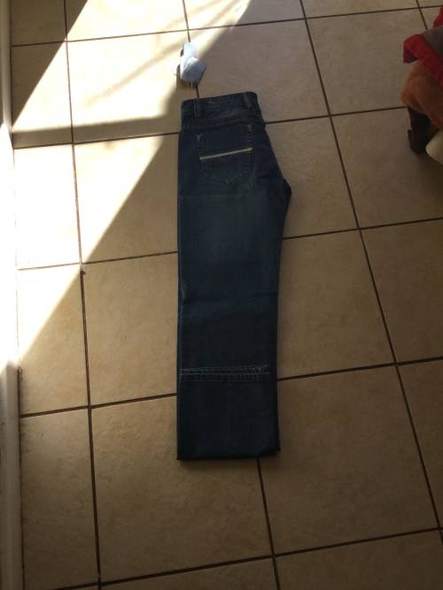 ORIGINAL MENS DIESEL SLIM FIT JEANS. SIZE 31!!!! Market value R2300