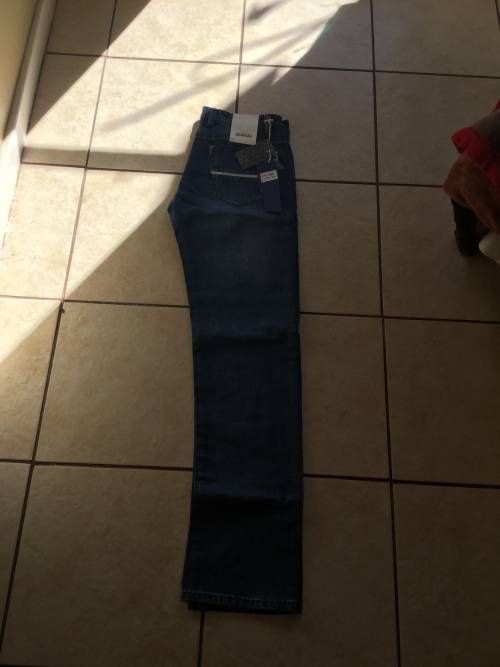 ORIGINAL MENS DIESEL SLIM FIT JEANS. SIZE 31!!!! Market value R2300