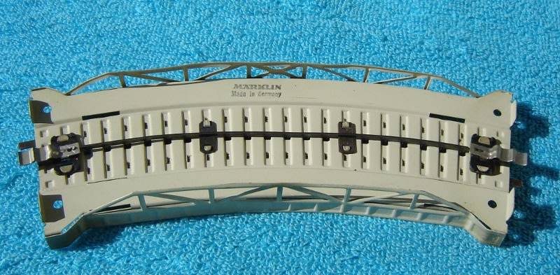 Marklin HO gauge M-Track Curved Approach Section No. 7167