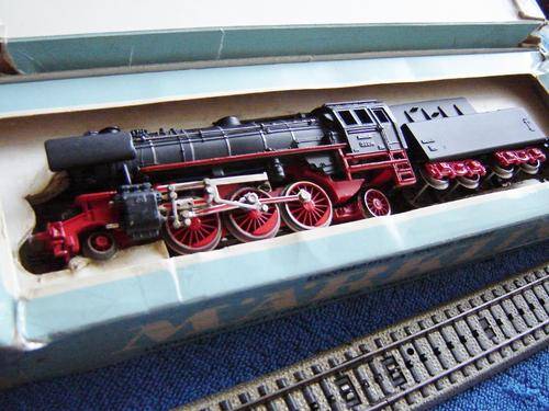 Marklin HO gauge BR23 steam locomotive with tender No. 3005