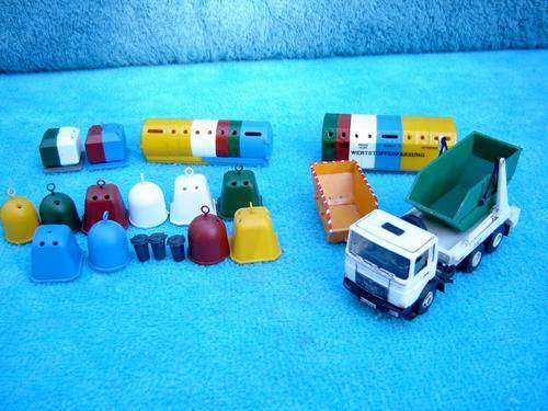 Pola HO gauge waste and recycling bins