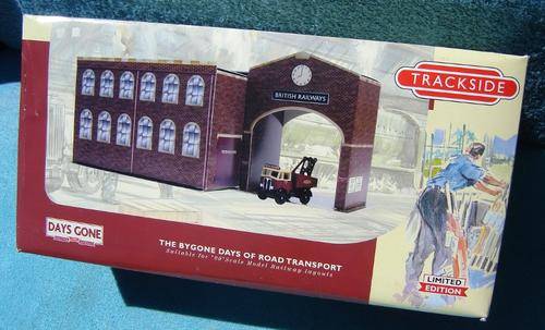 Lledo OO gauge Limited Edition Railway Depot
