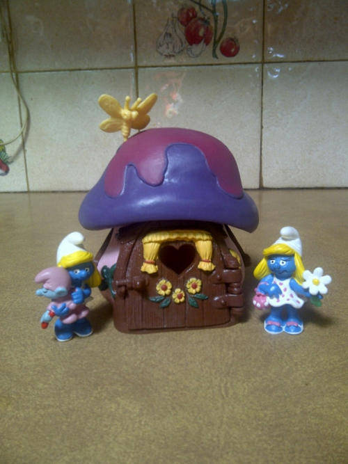 Rare smurfette house set