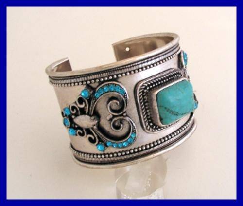 Stunning ~ TIBETAN SILVER & TURQUOISE CUFF BRACELET