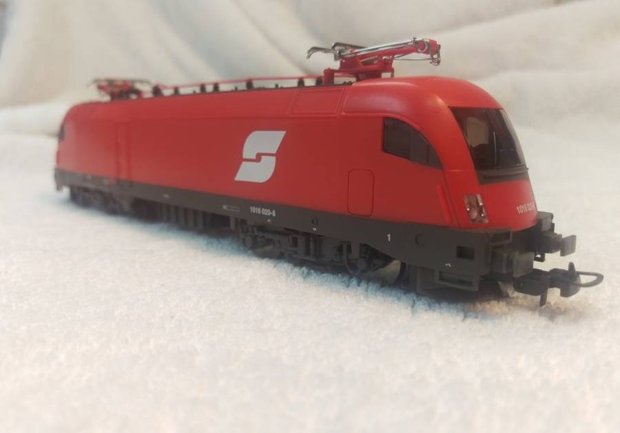 HO Piko 57410 BR182 Taurus Electric Loco OBB (Boxed) DCC Ready