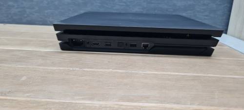 PS4 PRO GREAT CONDITION (PLEASE READ DESCRIPTION!!!)