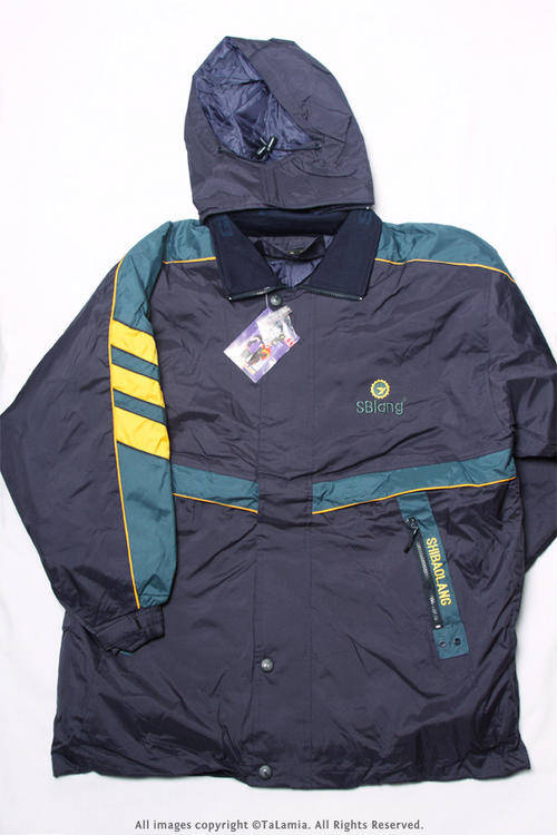 Unisex warm sports jacket with yellow stripes and dark green details