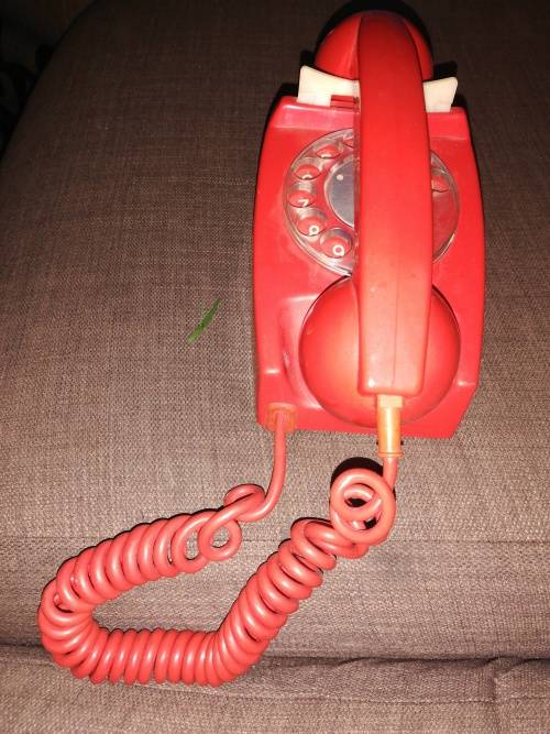 Bargain !! Dial Telephone Red