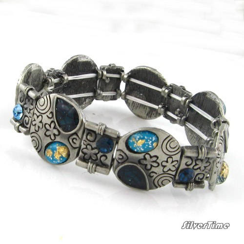 Stylish bracelet - Modern Classic     Silver color