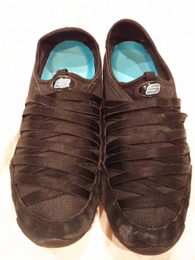 SIZE 7.5 SKETCHERS BALLET SNEAKERS - BLACK & BLUE