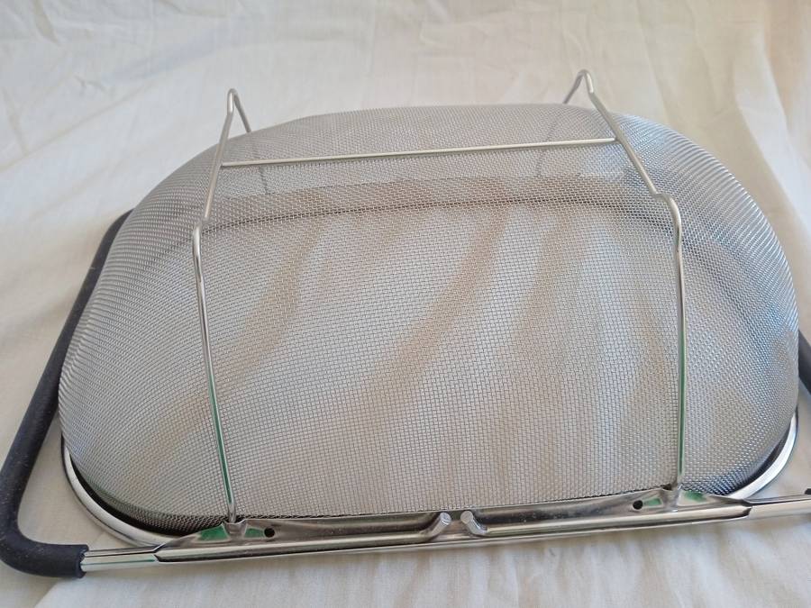 STAINLESS STEEL EXTENDABLE SINK STRAINER