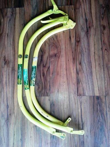 2x750mm and 1 x 600mm heavy duty bow saws No blades