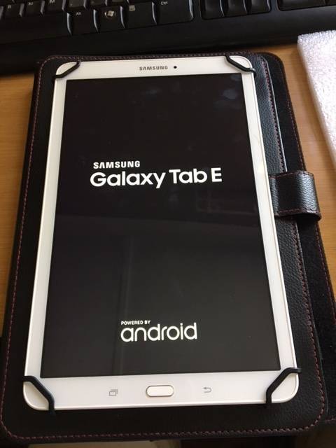 Samsung Galaxy Tab E 9.6" 8GB Tablet with Wi-Fi & 3G in White