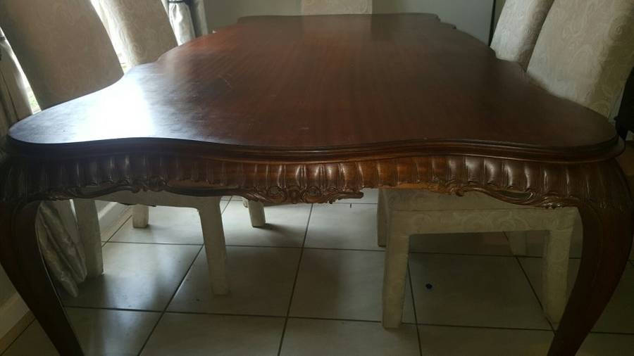 Beautiful Solid 8 Seater ornate Hand Carved Mahogany Dining Table with 6 Champagne Coricraft Chairs