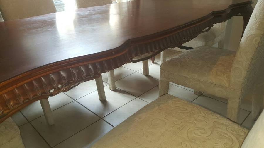 Beautiful Solid 8 Seater ornate Hand Carved Mahogany Dining Table with 6 Champagne Coricraft Chairs