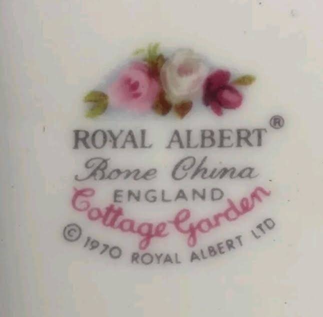 1970 Royal Albert Cottage Garden Huge Lidded Soup Tureen. Un-used 1st Quality ! RARE !!!